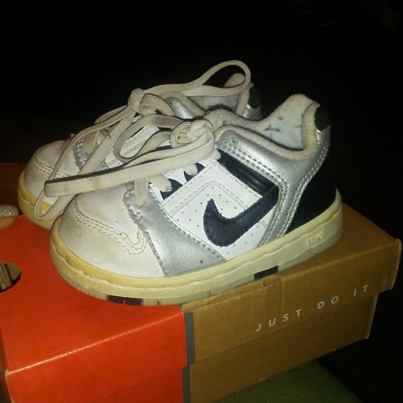 nike sneakers for baby boy